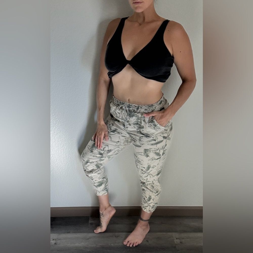 Lucky Brand Joggers Floral Tropical Pull On Small Khaki Green